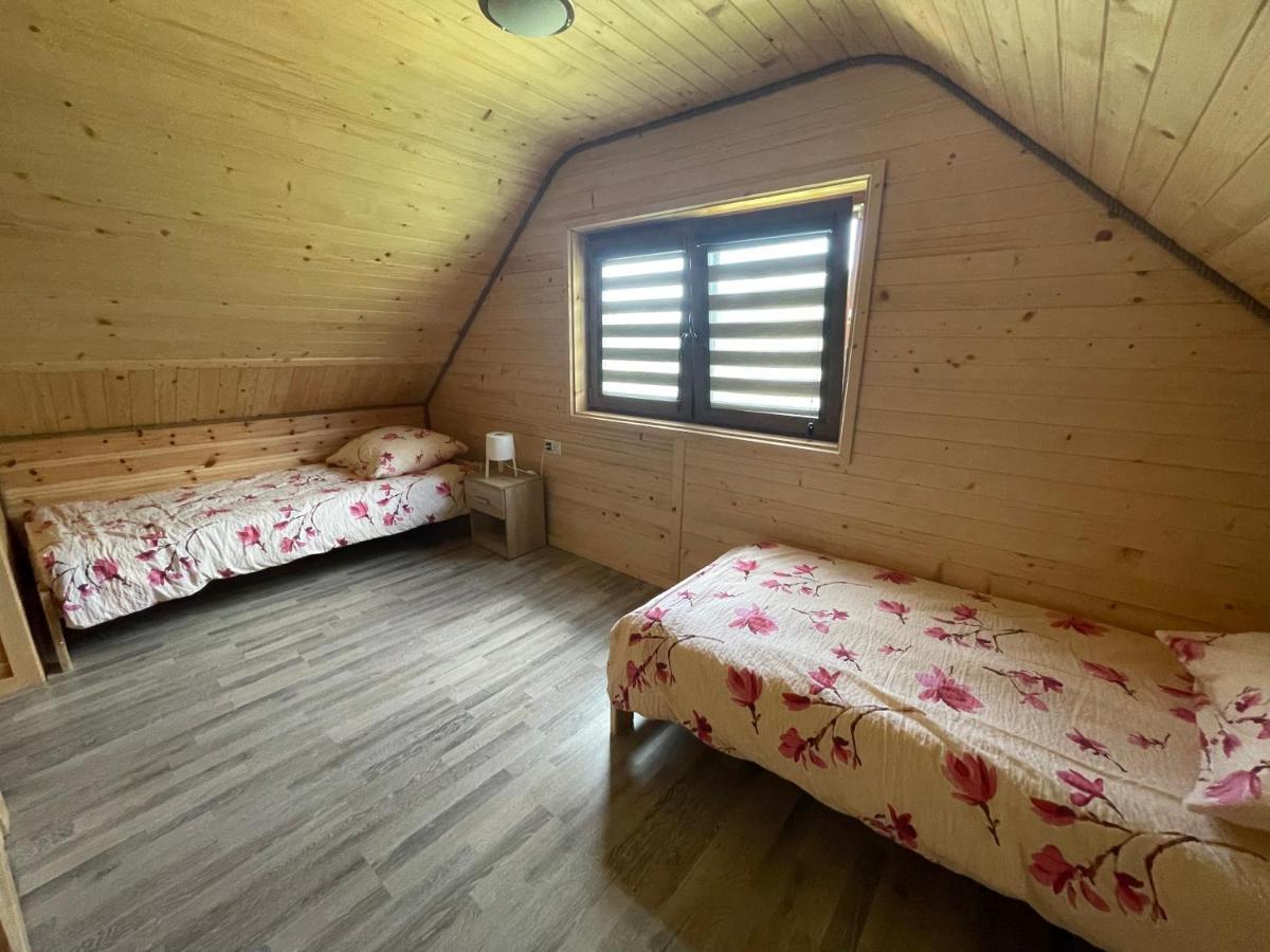 Hotel Uweronci Ustrzyki Dolne Esterno foto