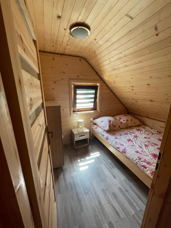 Hotel Uweronci Ustrzyki Dolne Esterno foto